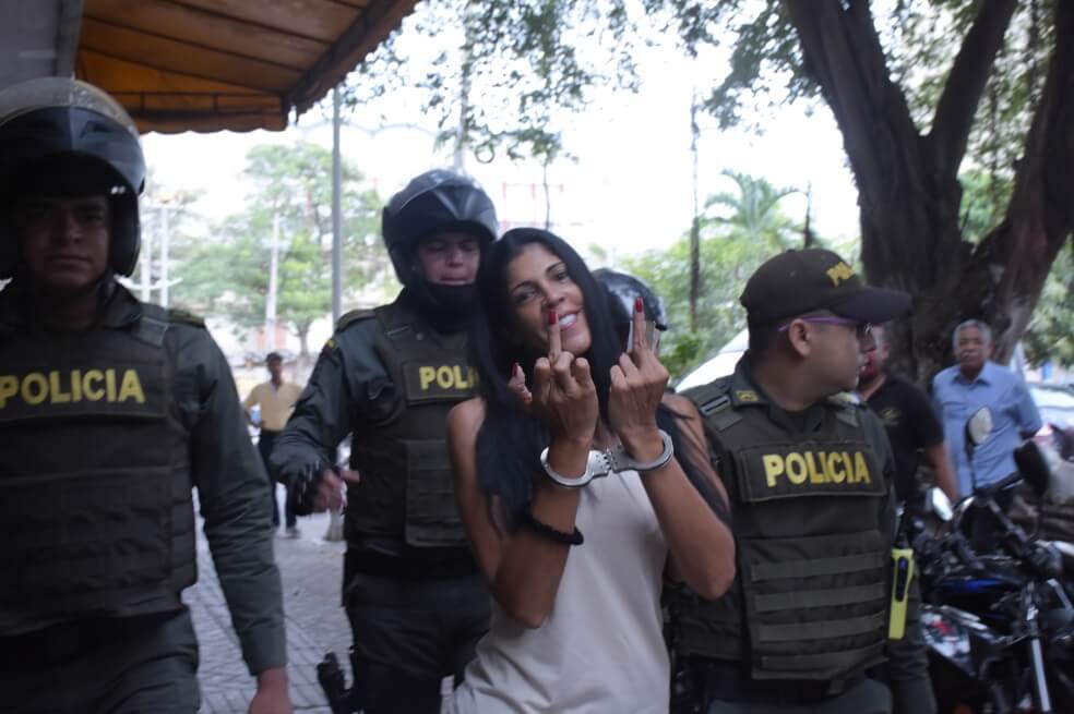 Imponen comparendo a «La Madame» por amenazar a periodista