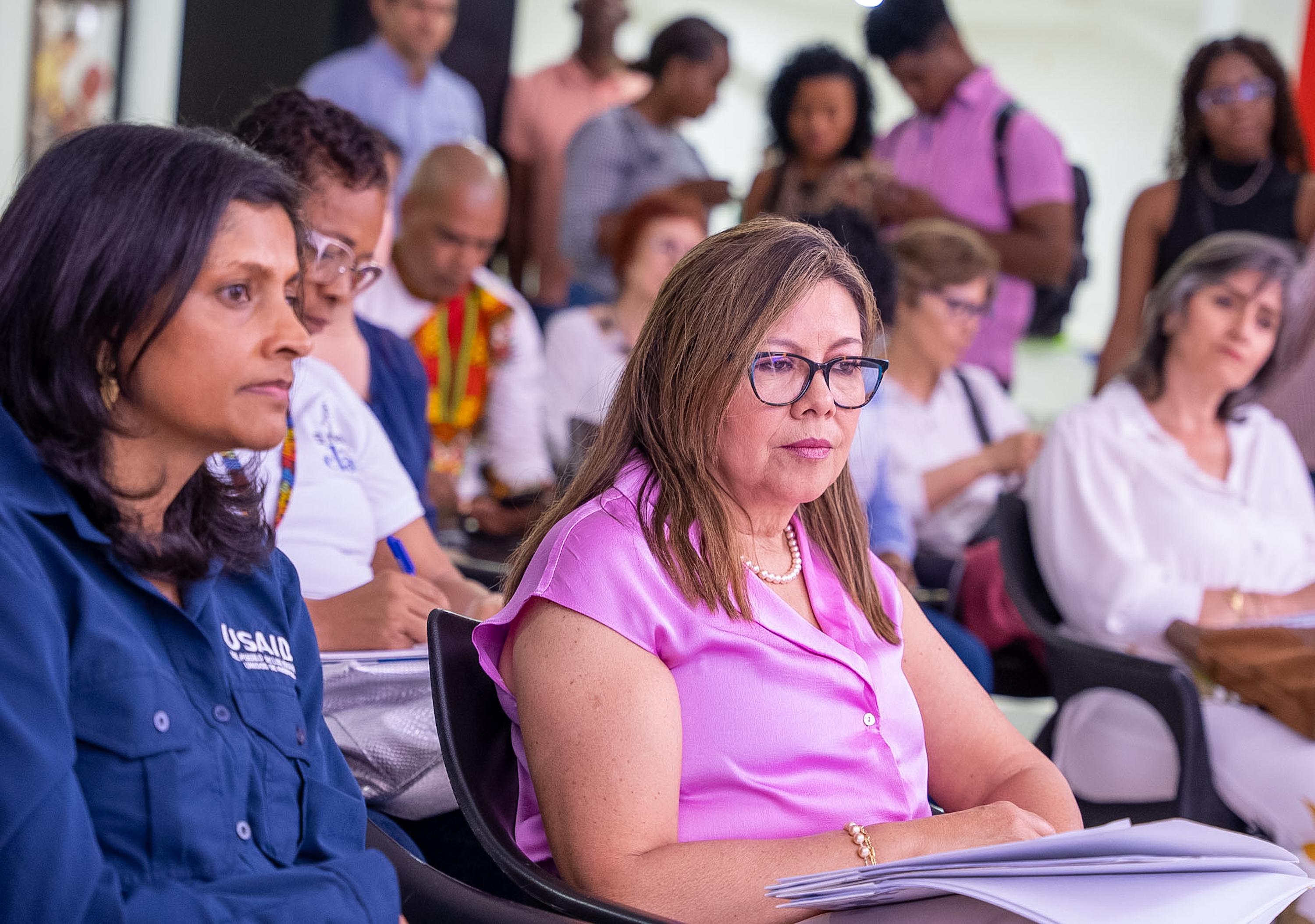 Anupama Rajaraman, la directora de misión de USAID para Colombia, se reunió en la capital de Chocó con la fiscal general, Luz Adriana Camargo, para se tomen medidas de justicia más efectivas para cuidar a los jóvenes del territorio.