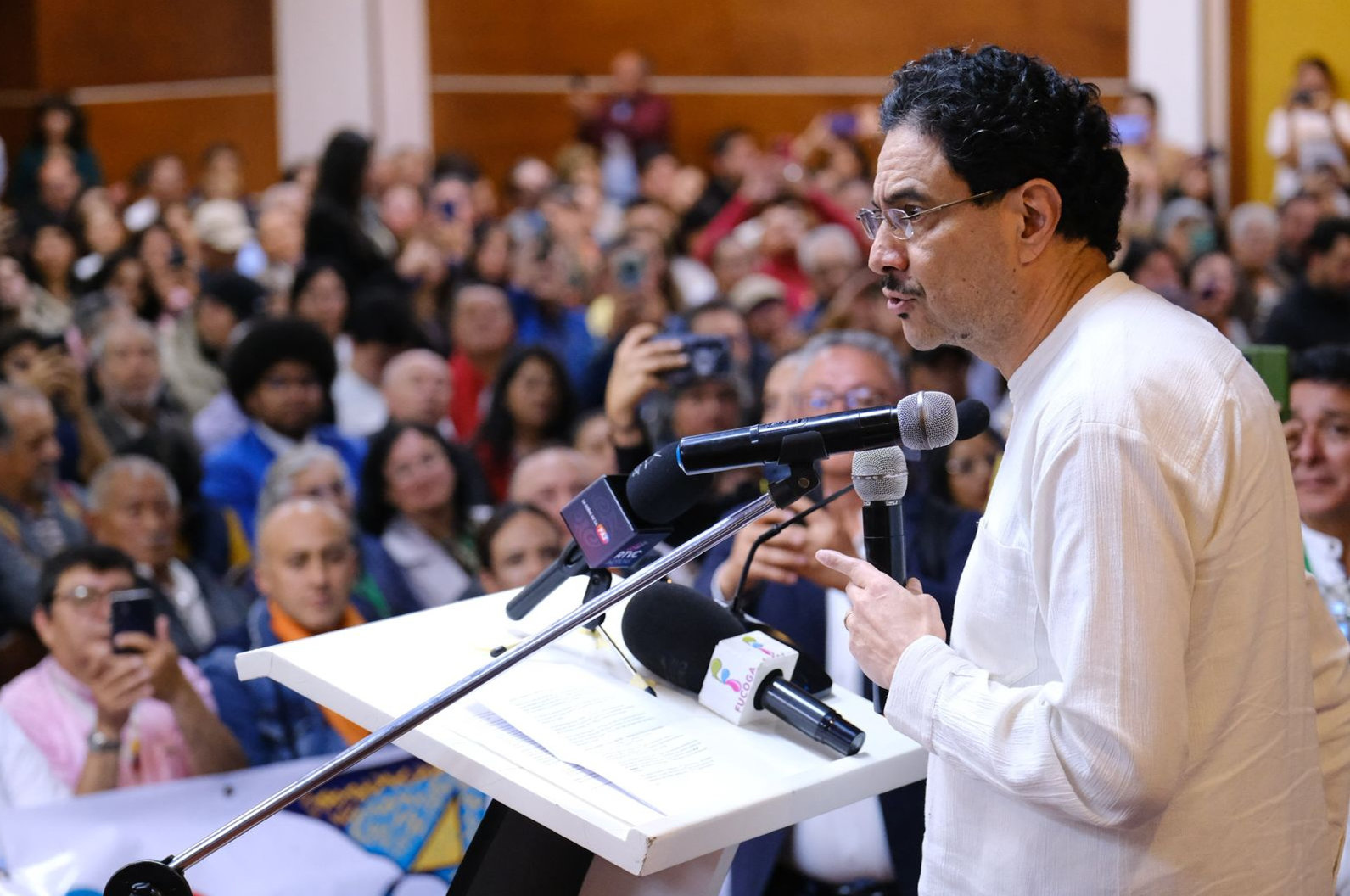 “No soy el candidato del presidente Petro”: Iván Cepeda