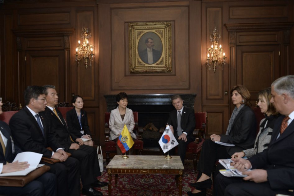 Colombia y Corea del Sur firman acuerdo para promover energías renovables