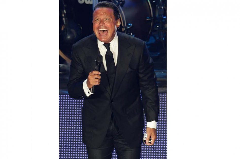Luis Miguel niega haber cancelado concierto por estar borracho