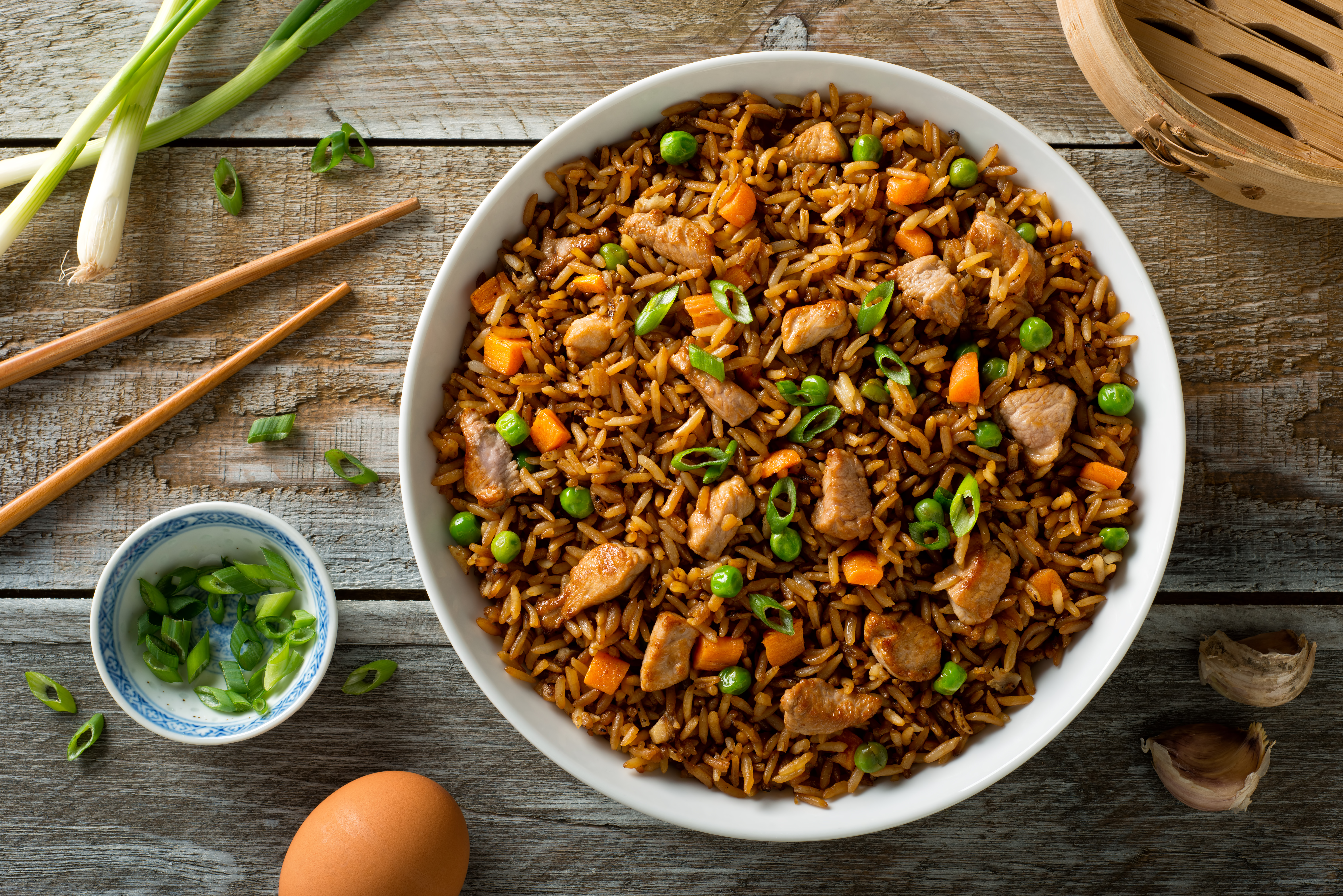 Prepara un delicioso arroz chino con raíces, aquí la receta