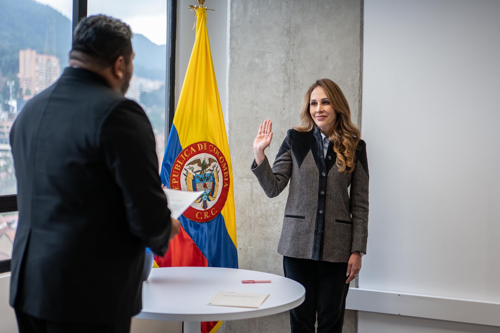 Paola Vélez Marroquín es las nueva comisionada de la Sesión de Comunicaciones de la CRC