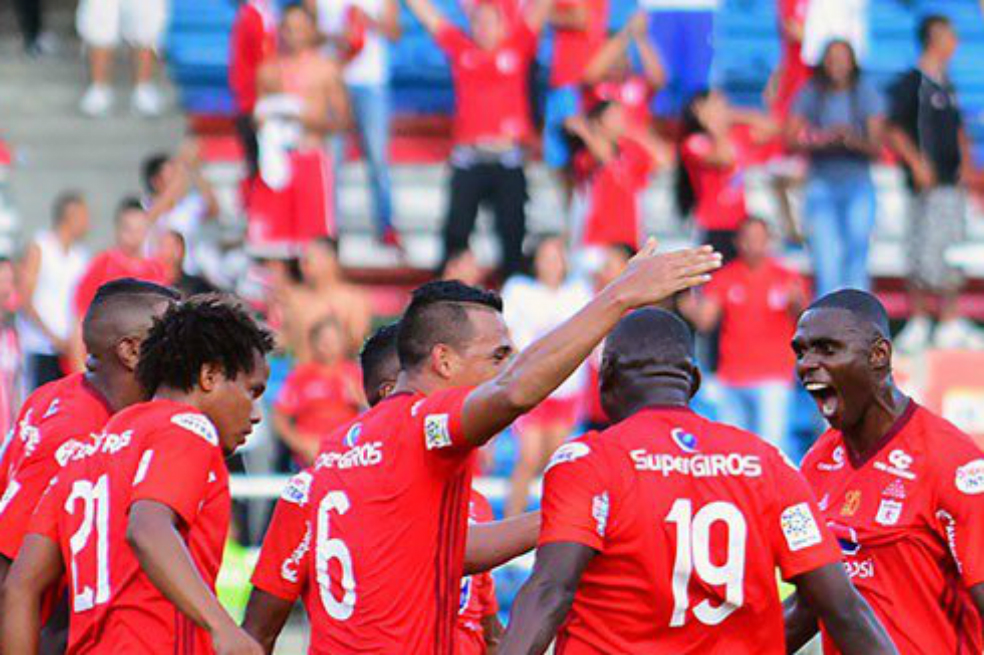 América toma un respiro: ante Alianza regresó al triunfo