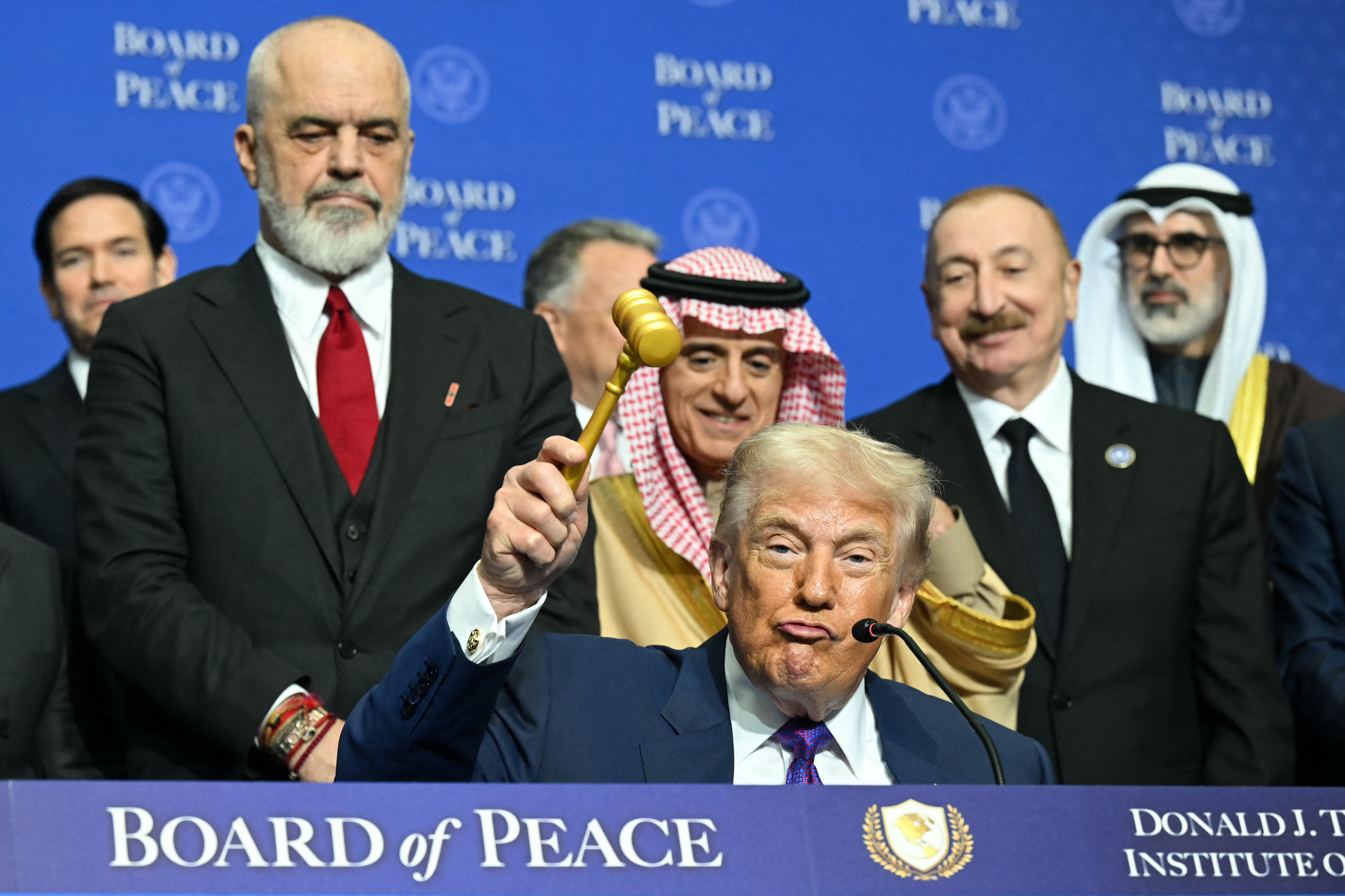 Culminó la primera reunión de la Junta de Paz: Trump se declara jefe vitalicio de la alianza