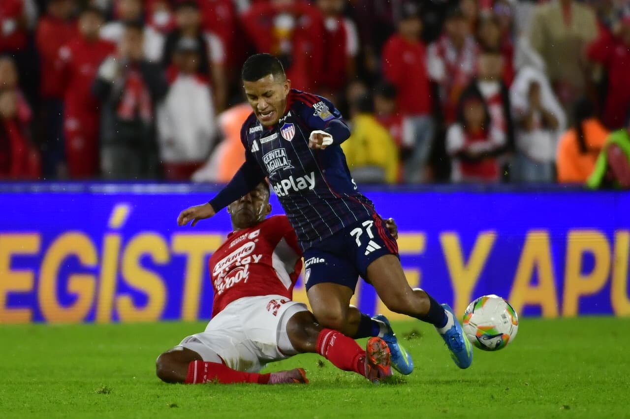 Santa Fe rescató un empate en El Campín, cuando parecía que Junior daba el golpe en la ida de la semifinal. Todo se definirá la próxima semana en la vuelta que se jugará en Barranquilla. Estas fueron las mejores imágenes.