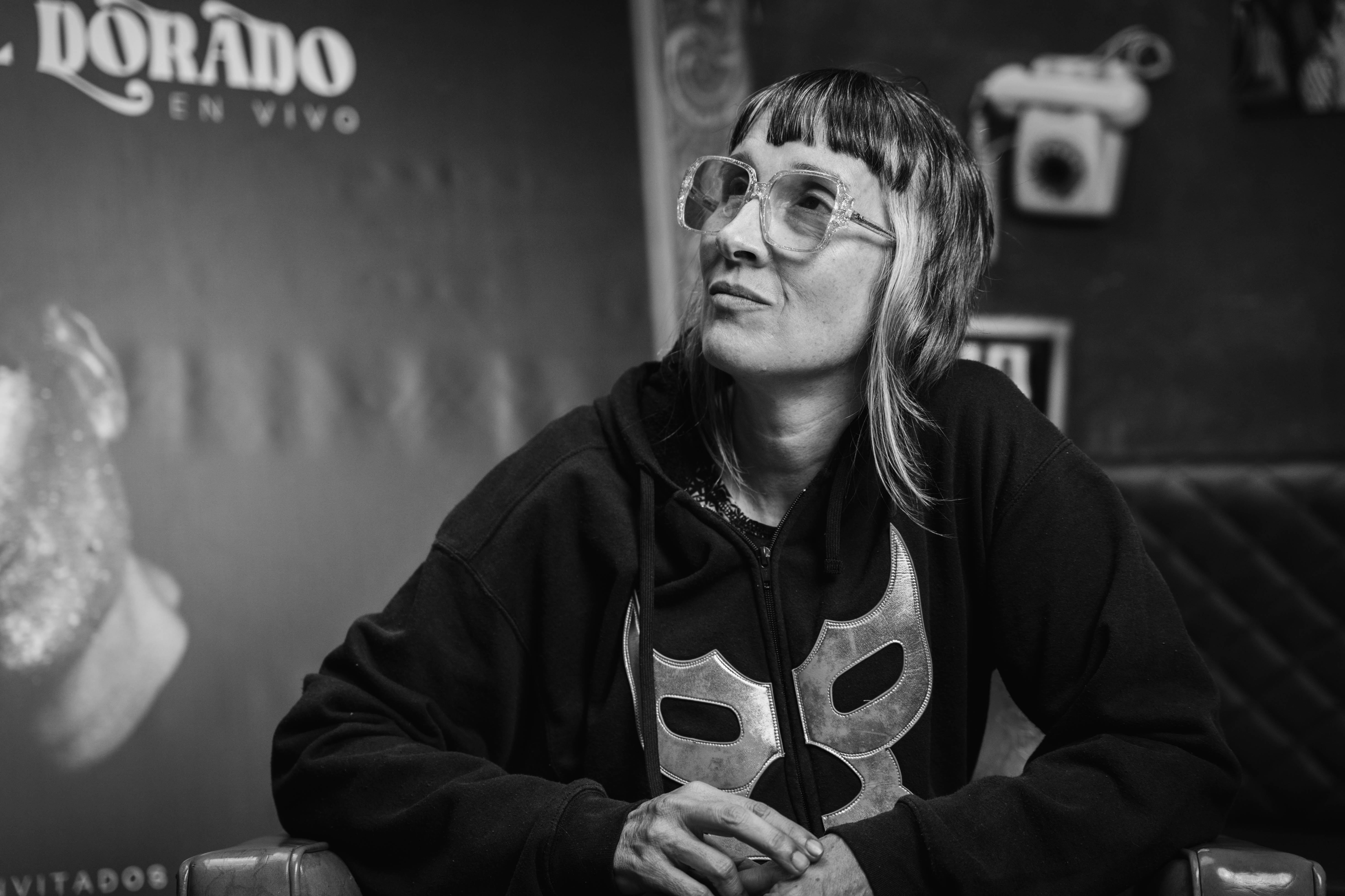 Andrea Echeverry, vocalista de Aterciopelados habla del origen y evolución de uno de los grupos que puso las primeras piedras del edificio del rock en Colombia.