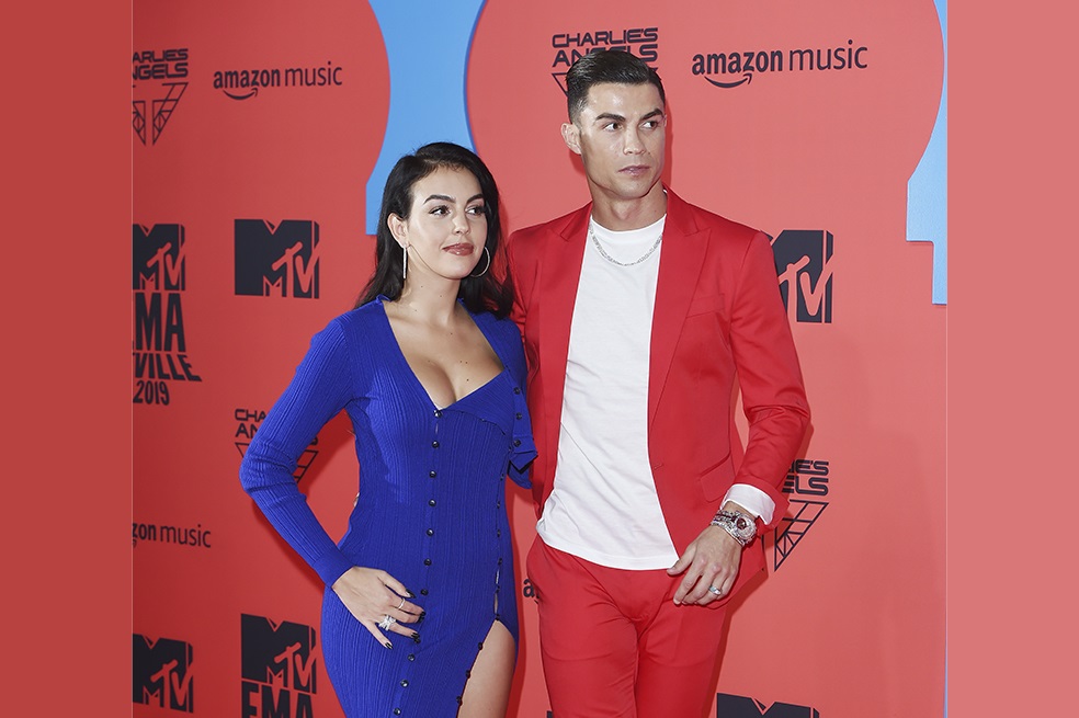 Georgina y Cristiano y su extravagante Navidad en casa. Pista de hielo y más lujos