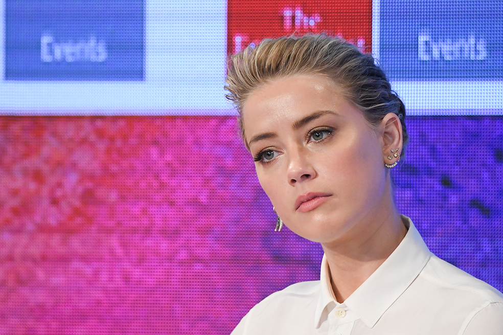 Amber Heard dice que su vida cambió cuando hizo pública su bisexualidad