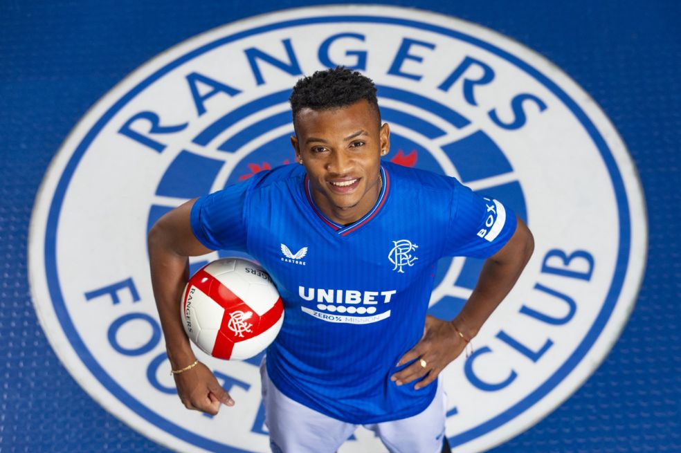 Oficial: Óscar Cortés fue presentado como nuevo jugador del Rangers de Escocia