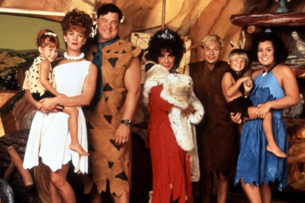 Para estos personajes, la producción usó a dos hermanas gemelas y dos hermanos gemelos, ya que en Hollywood, cuando se trabaja con niños, las leyes limitan las horas de trabajo.