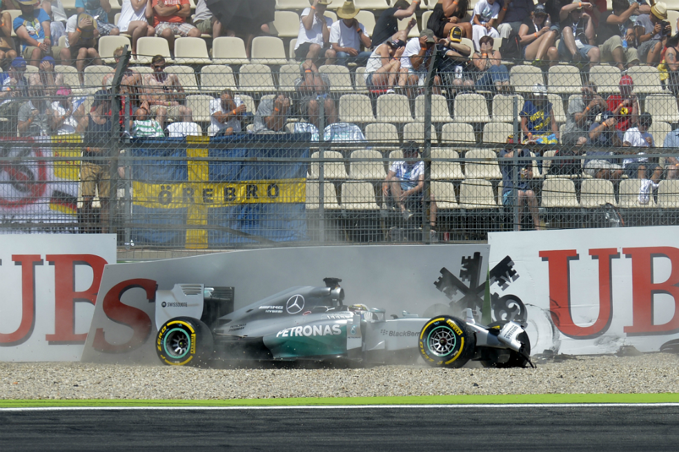 Imágenes del accidente de Hamilton en la clasificación del GP de Alemania