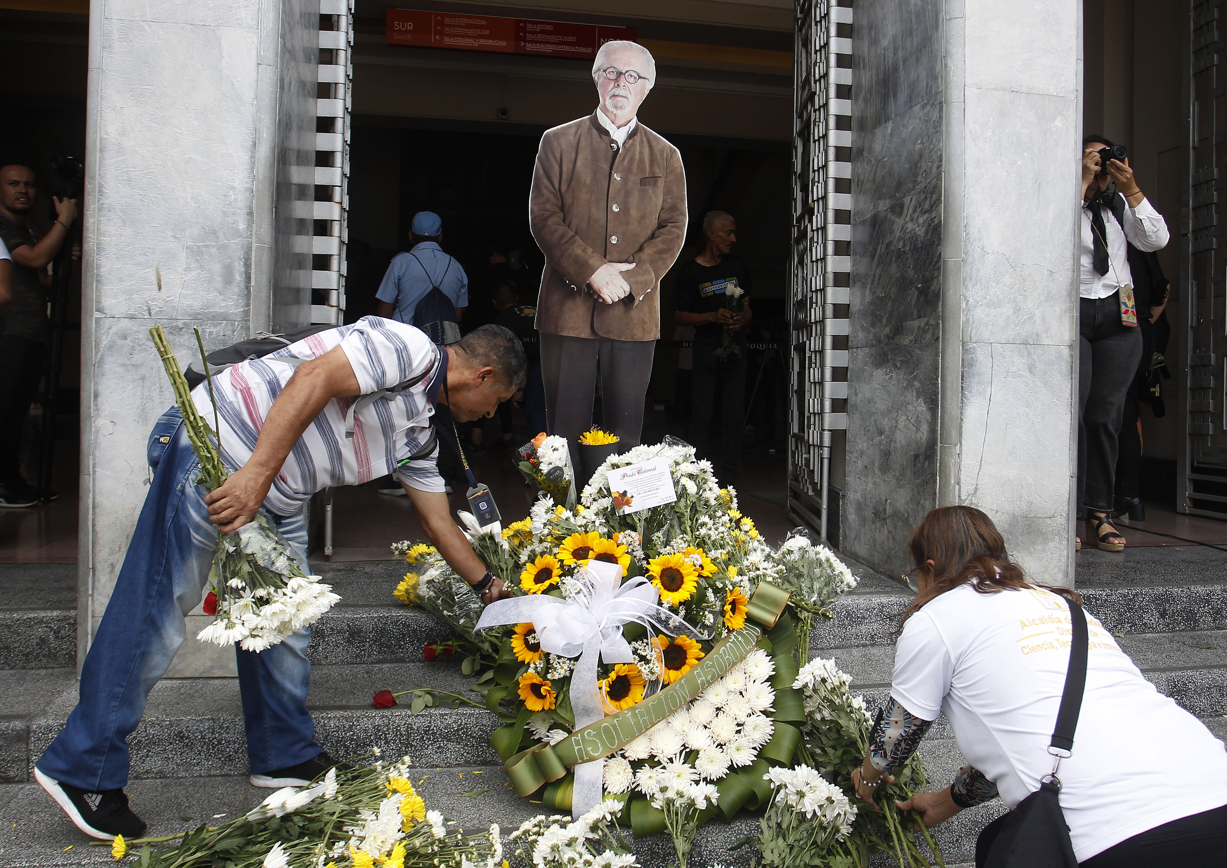 Gobierno decreta luto de tres días por la muerte de Fernando Botero