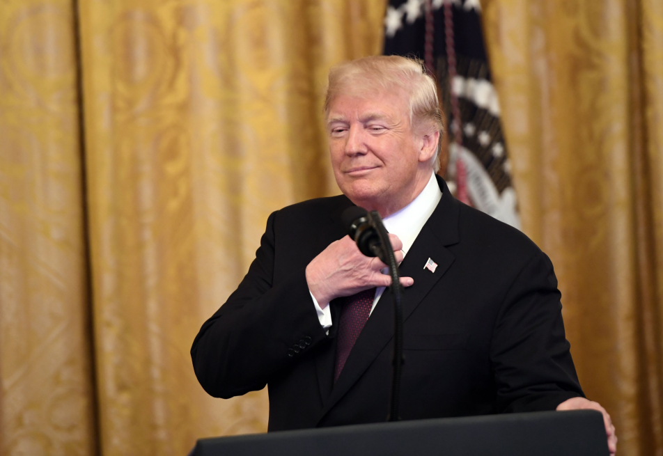 Trump dice que ya respondió las preguntas del fiscal de la trama rusa