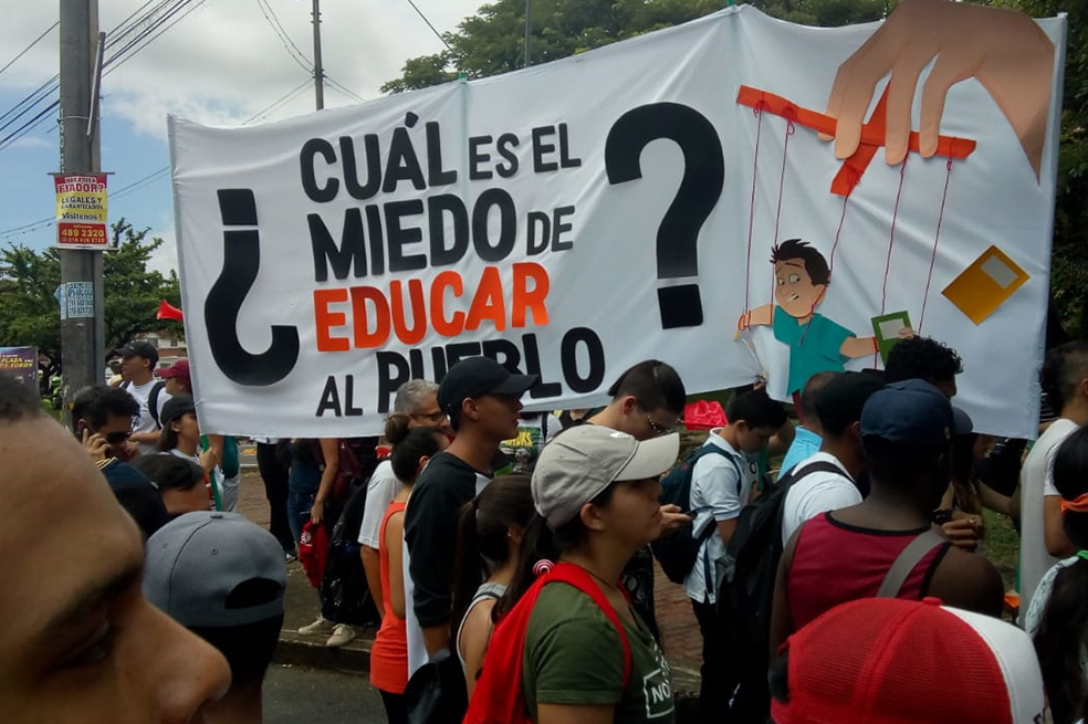 Todos por la educación pública