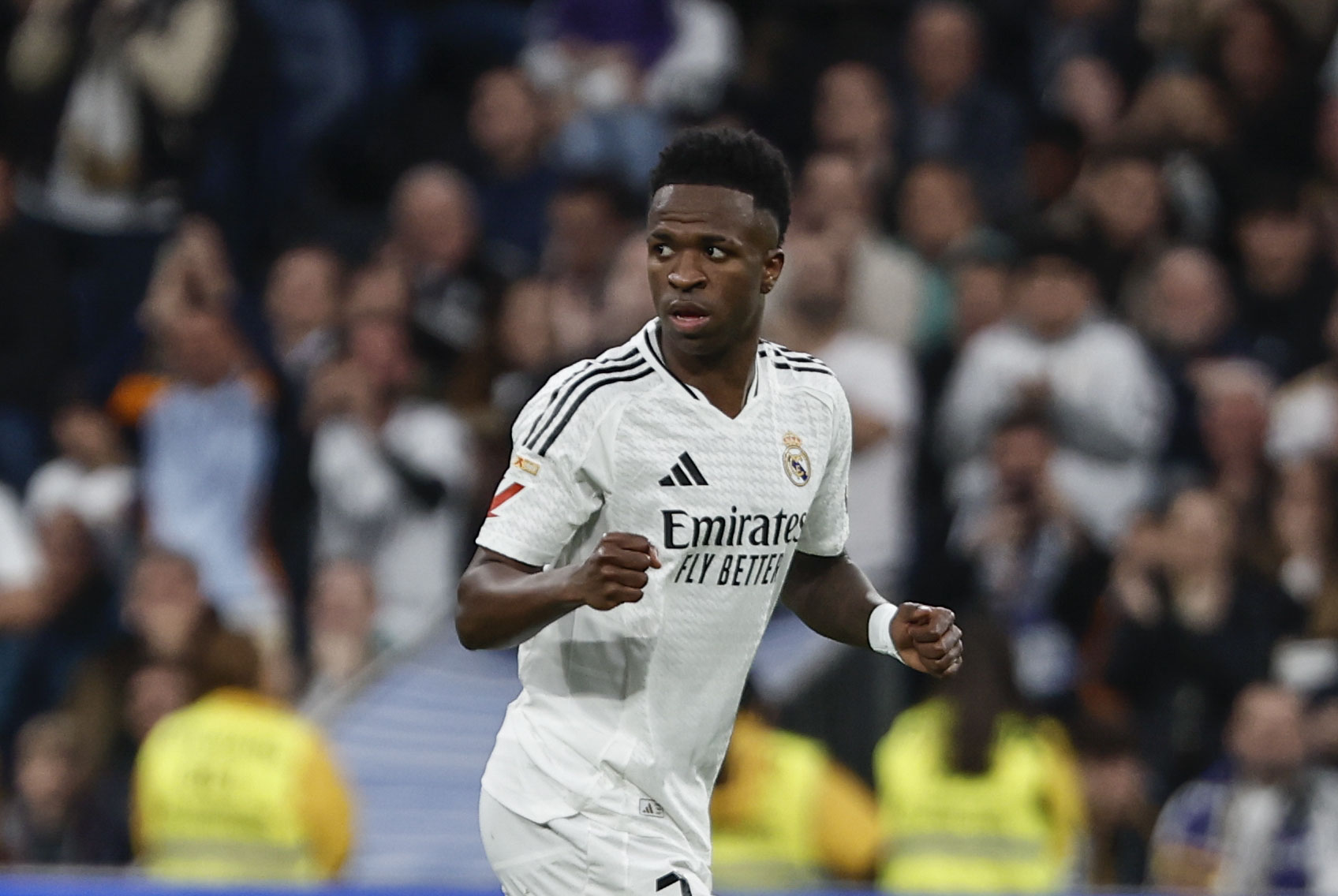 Condenan a un año de prisión a cinco hinchas por insultos racistas a Vinícius Jr.