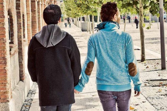 En medio de amenazas e insultos desalojan a pareja gay de centro comercial de Antioquia