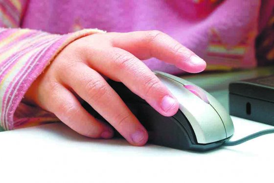 Gobierno firma pacto contra pornografía infantil en Internet