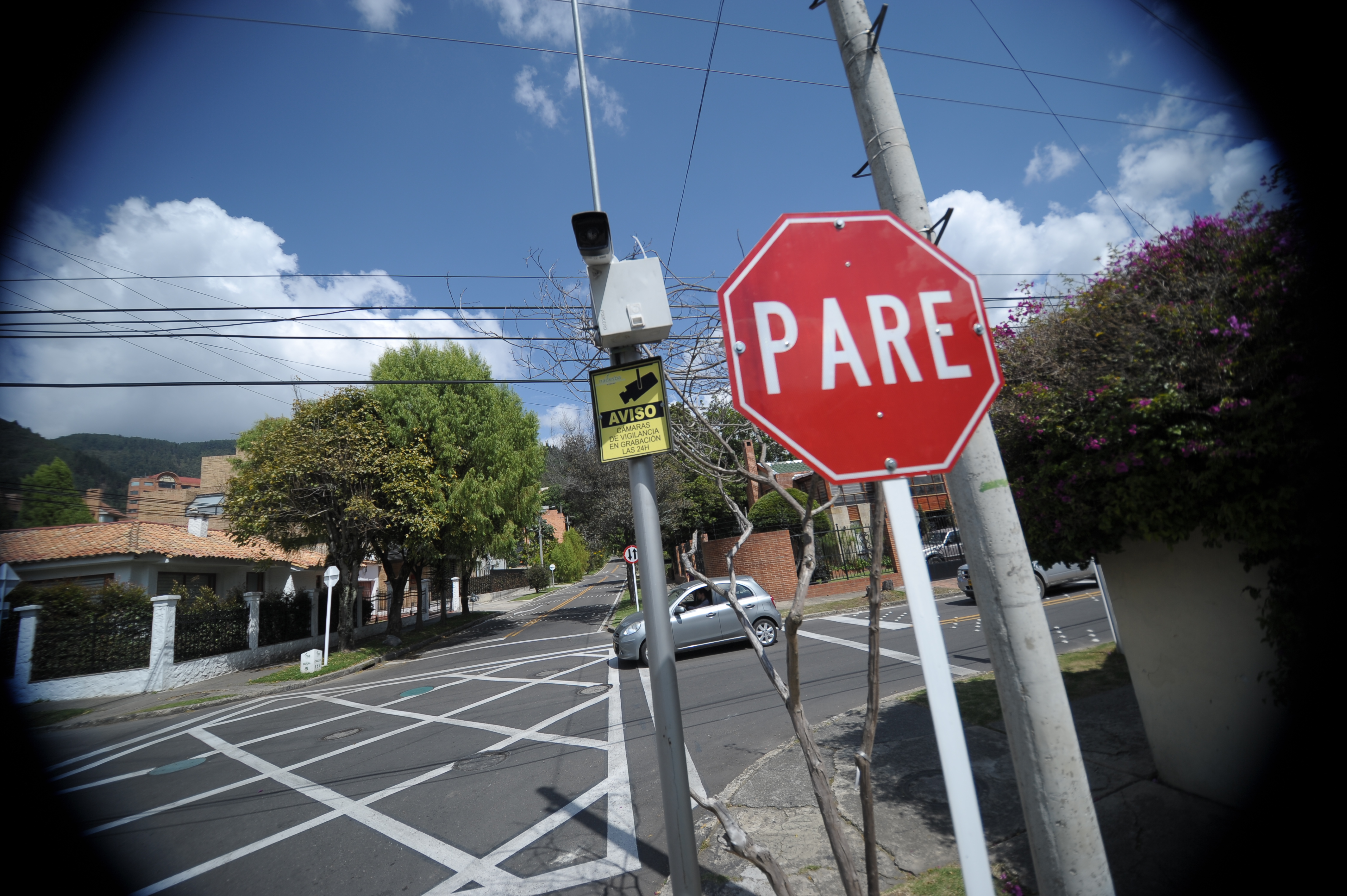 Contrato de cámaras de placas en Bogotá: Distrito defiende prórrogas y niega detrimento