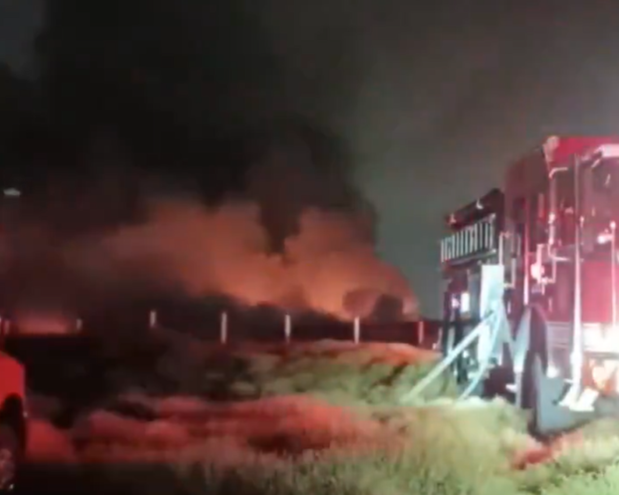 Incendio en Bosa: bomberos trabajan en el control de las llamas, no hay heridos
