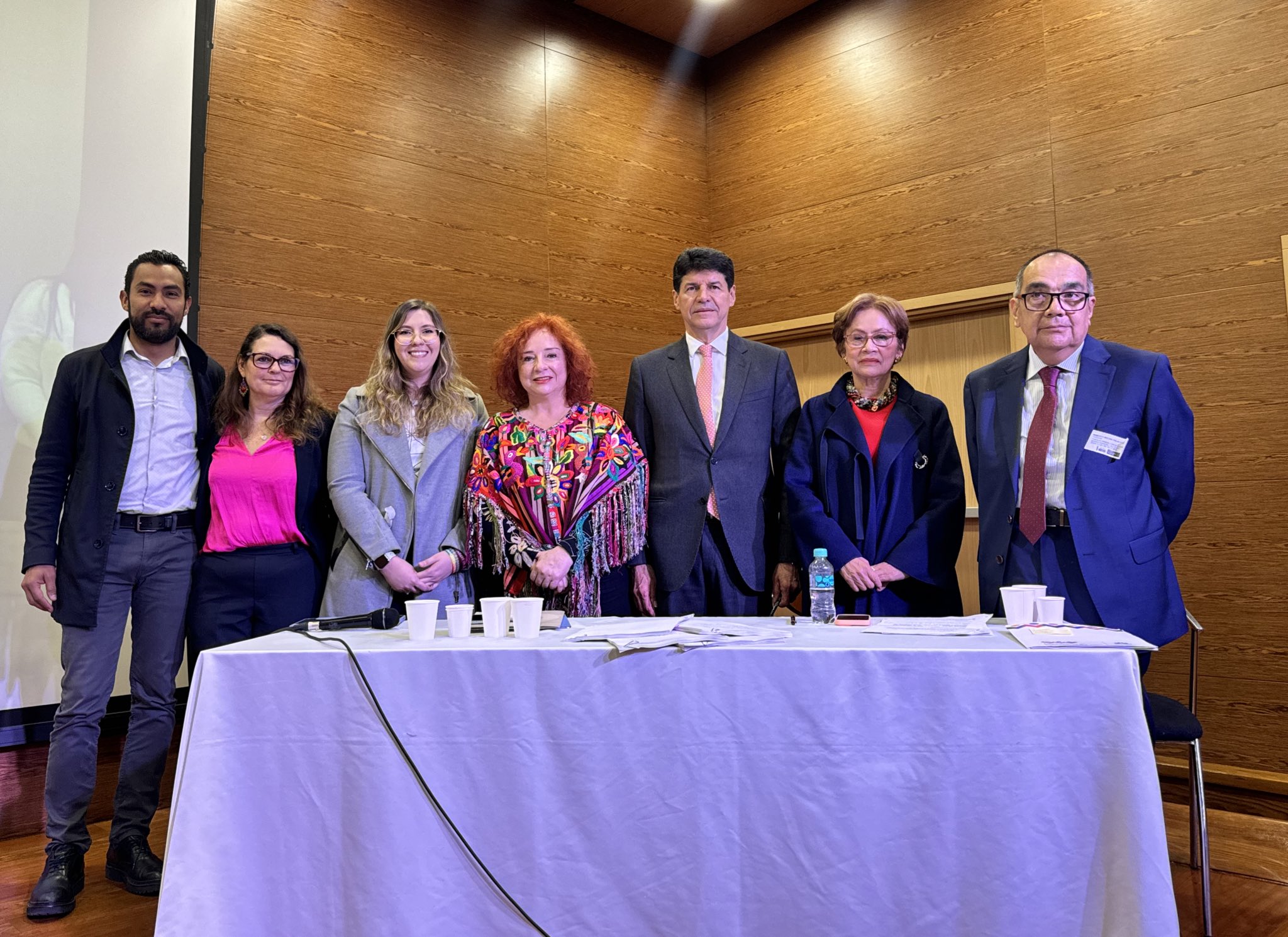 Radican proyecto para reconocer y garantizar la defensa de los DD. HH. en Colombia