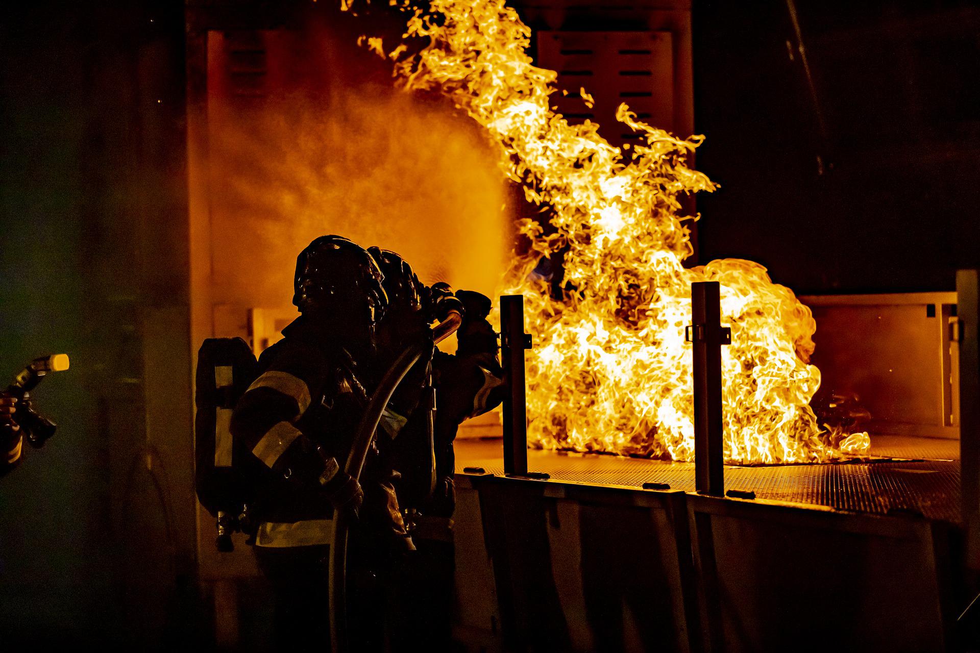 Dos personas resultaron muertas tras incendio en vivienda en el centro de Cali