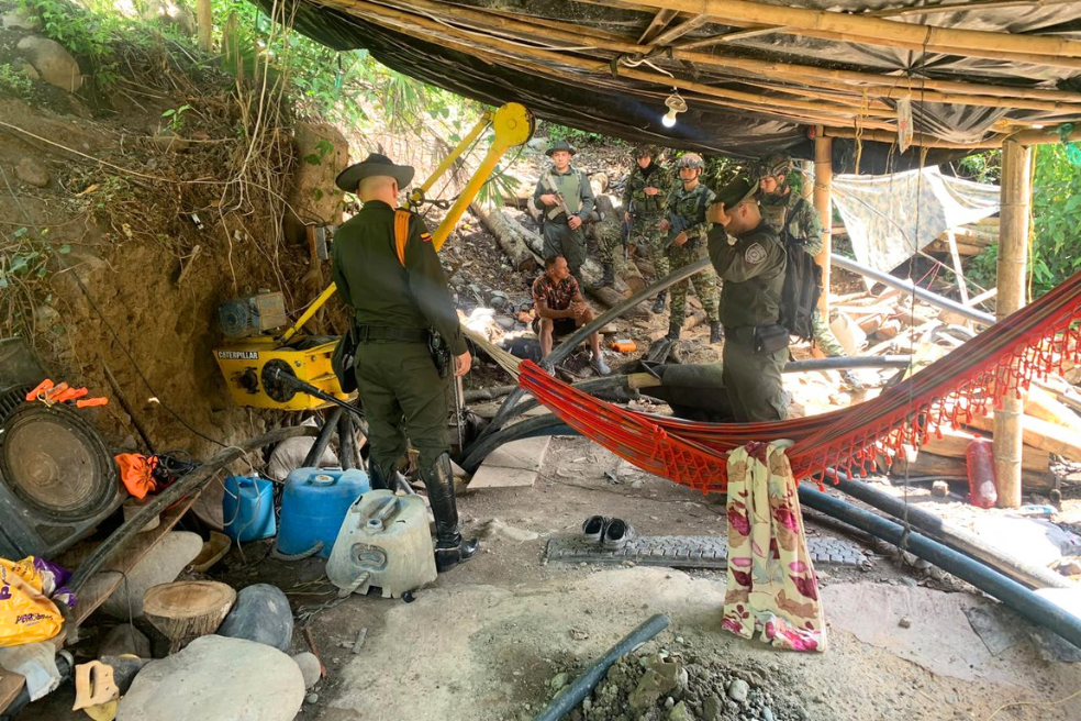 Capturan en Caldas a 11 personas dedicadas a la minería ilegal en el río Cauca