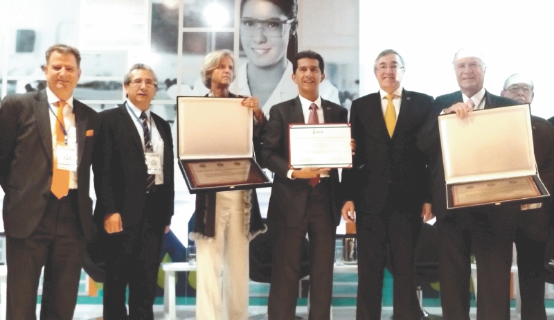 Hospitales universitarios abren las puertas al mundo
