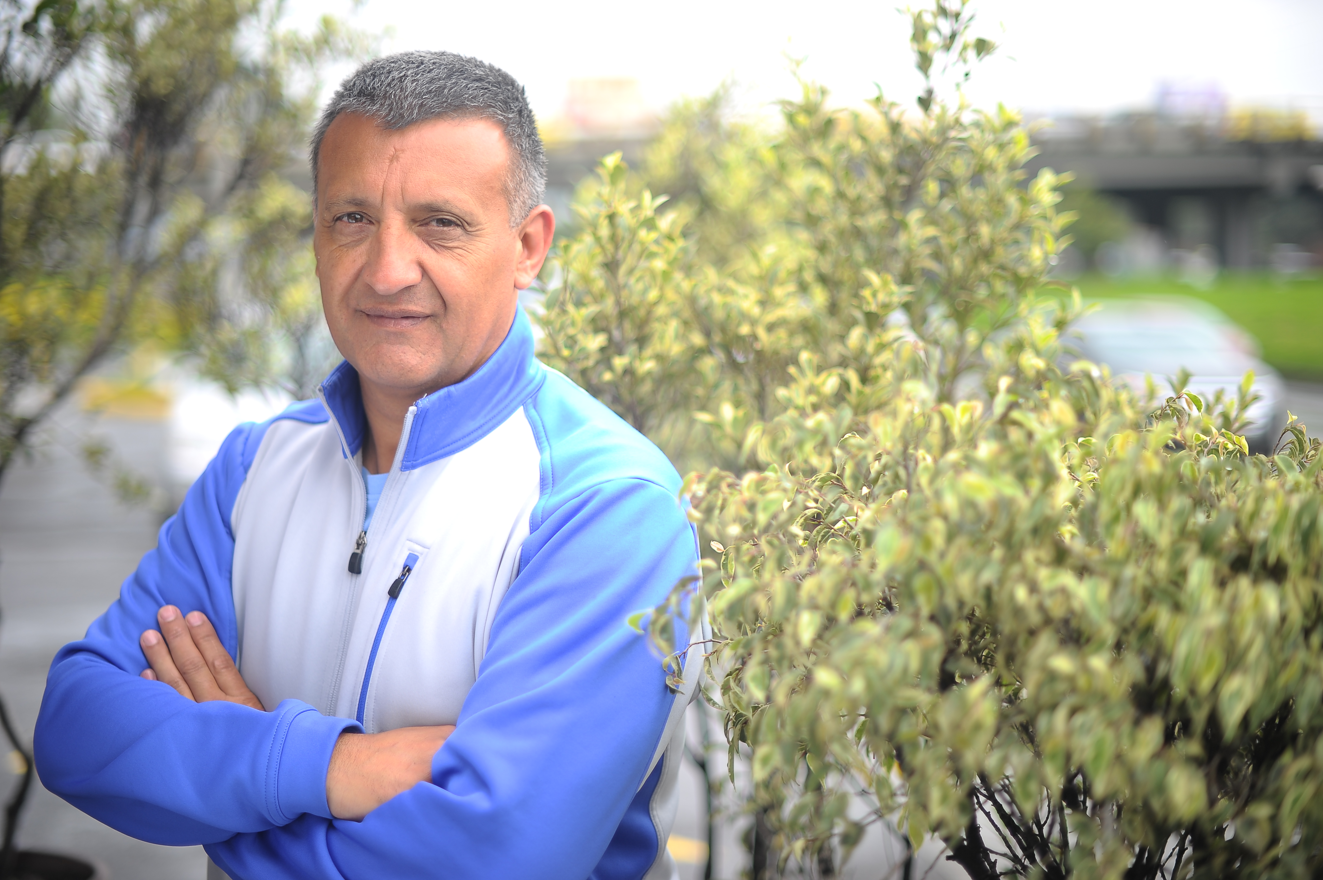 Exfutbolista, exentrenador y presentador deportivo colombo-argentino.