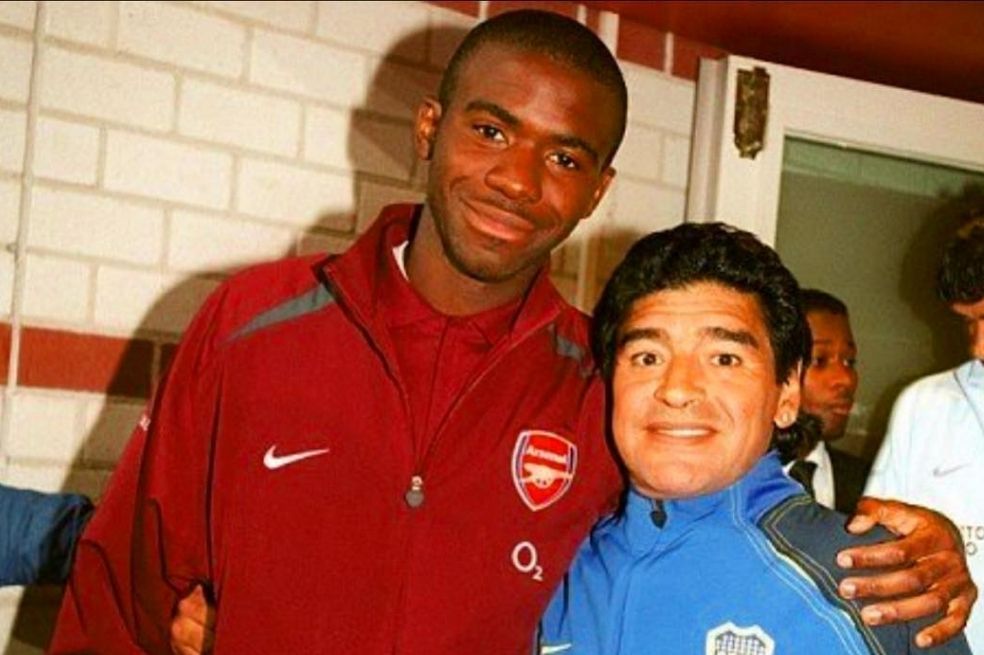 Fabrice Muamba: el congoleño estuvo muerto por 78 minutos durante la FA Cup del 2012. Ocurrió en un partido entre Bolton y Tottenham cuando un ataque cardíaco lo dejó en el suelo. No sufrió ningún otro daño después del infarto, pero no pudo retomar su carrera. Con 24 años recién cumplidos y a cinco meses del accidente, el jugador se retiró del fútbol por recomendación médica.