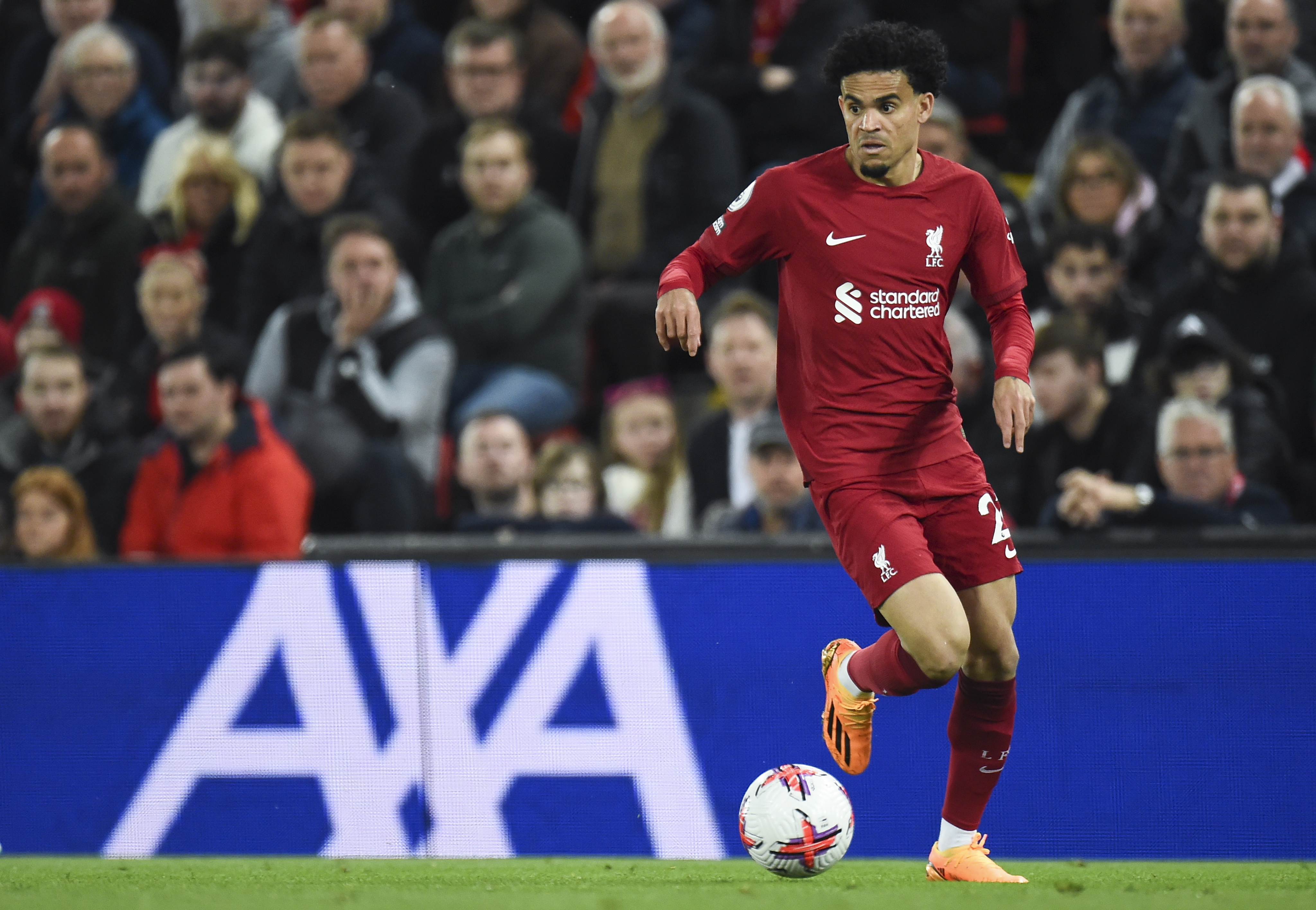 Liverpool conquistó una nueva victoria con Luis Díaz en la titular
