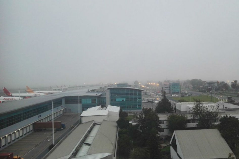 Retrasos en vuelos por cierre del aeropuerto El Dorado