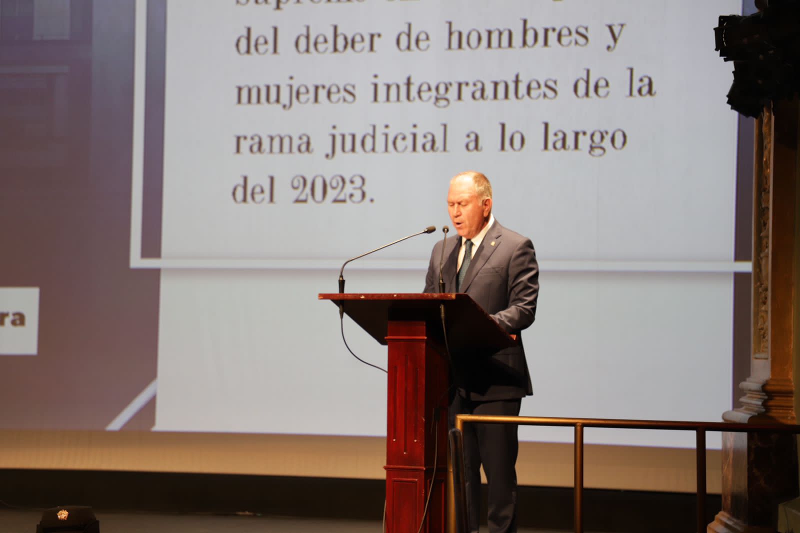 Rama Judicial premia a dos funcionarios por hacer justicia con enfoque de género