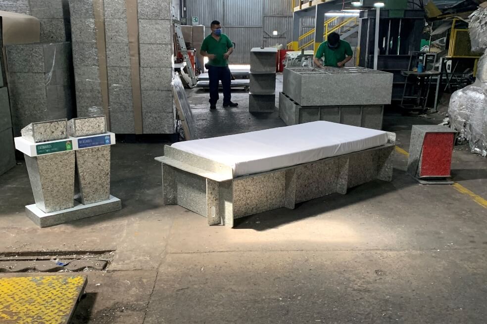 Crean cama hospitalaria con más de 29.000 envases de Tetra Pak