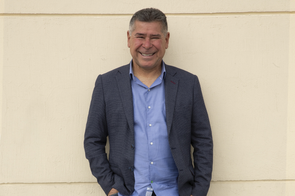 Alfredo Serrano: Así pasó de la droga y el fútbol al periodismo y luego, a Netflix
