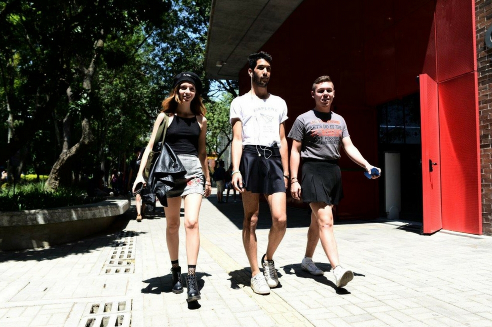 El clóset ideal para universitarias incluye minifalda