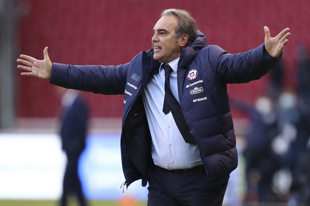 Martín Lasarte: “Colombia hizo ver mal a Chile”