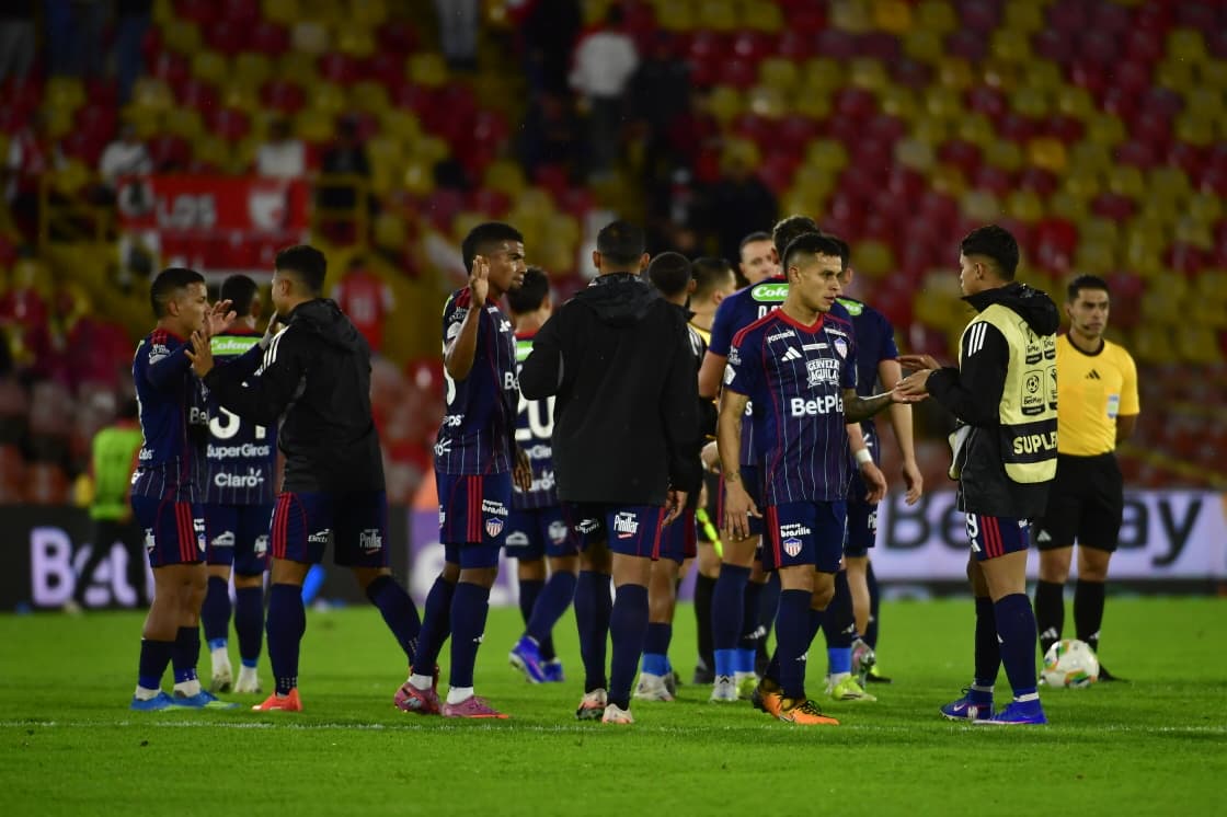 Santa Fe rescató un empate en El Campín, cuando parecía que Junior daba el golpe en la ida de la semifinal. Todo se definirá la próxima semana en la vuelta que se jugará en Barranquilla. Estas fueron las mejores imágenes.