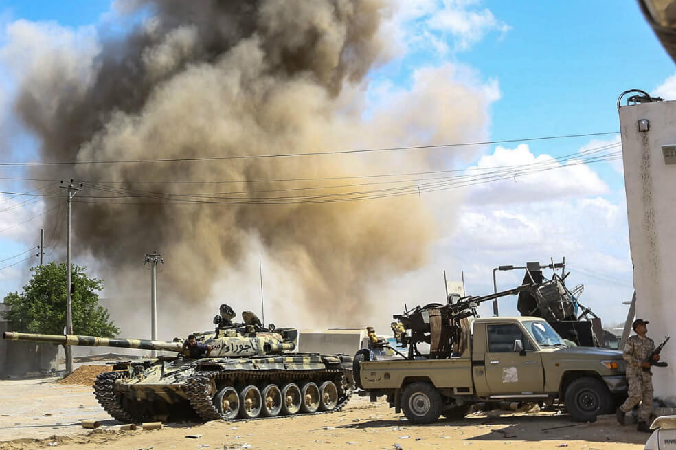 Al menos 121 muertos y casi 600 heridos en combates en Libia