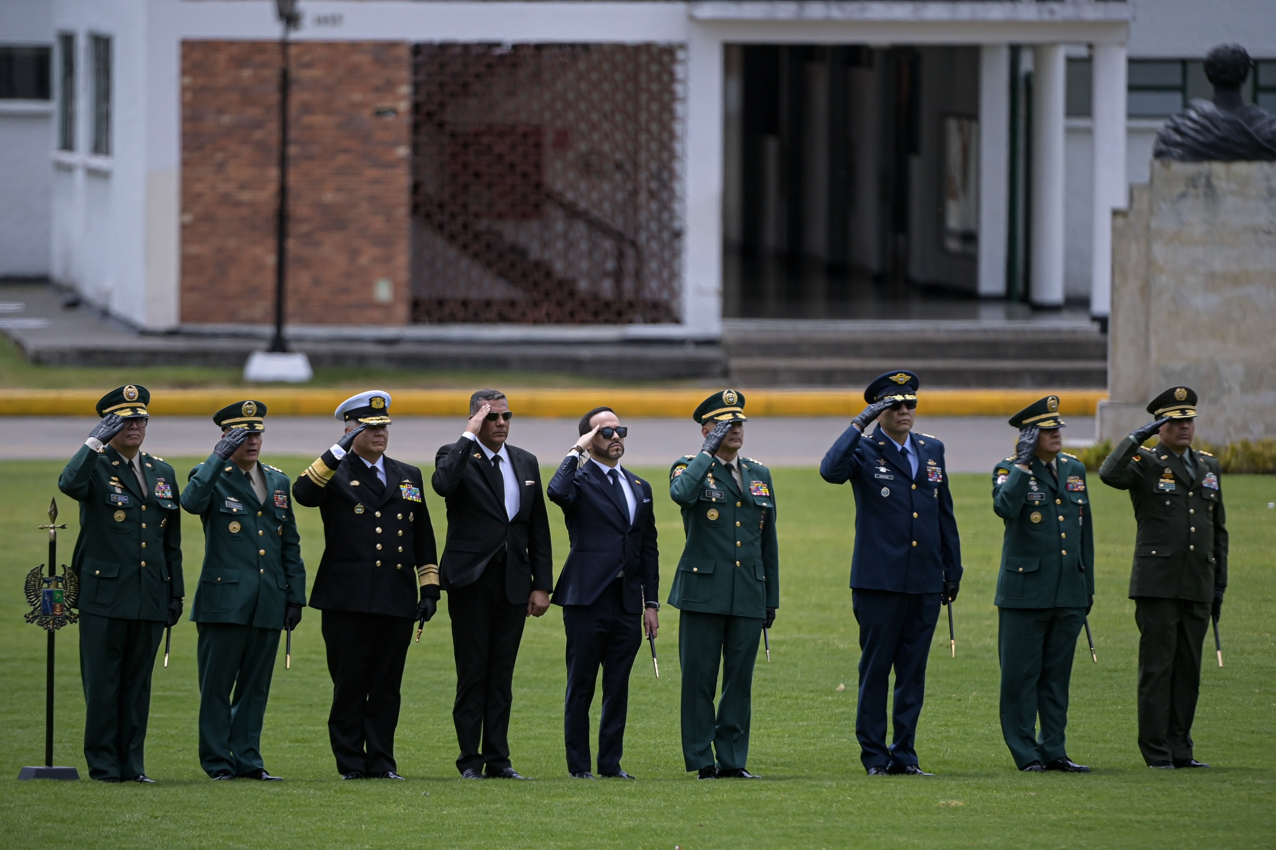 Abelardo de la Espriella posesionó a la nueva cúpula de las Fuerzas Militares y Policía