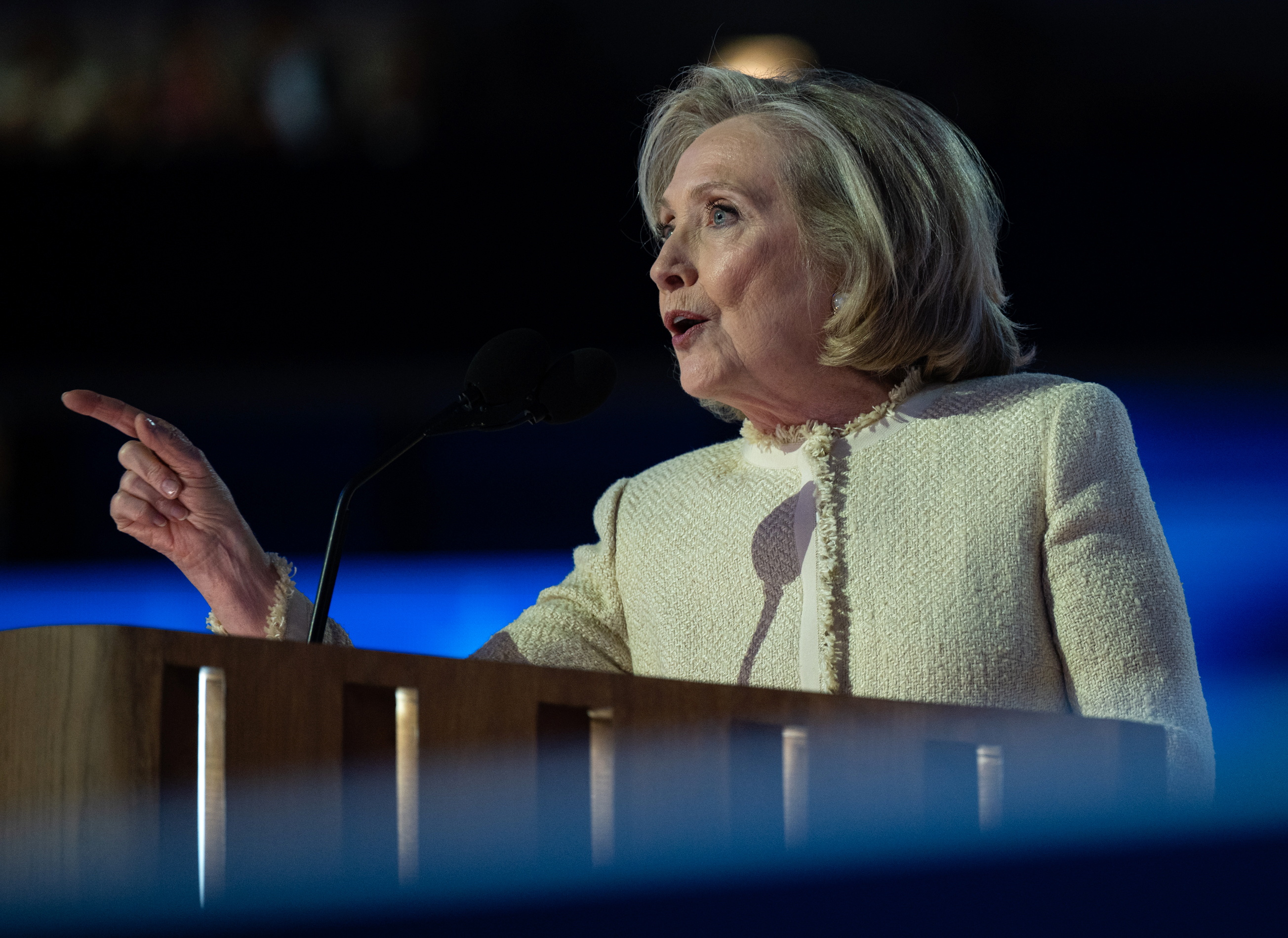 Hillary Clinton denuncia “encubrimiento continuo” de Trump en caso Epstein