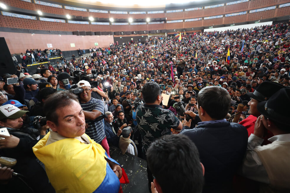 Protestas en Ecuador: indígenas retienen a ocho policías
