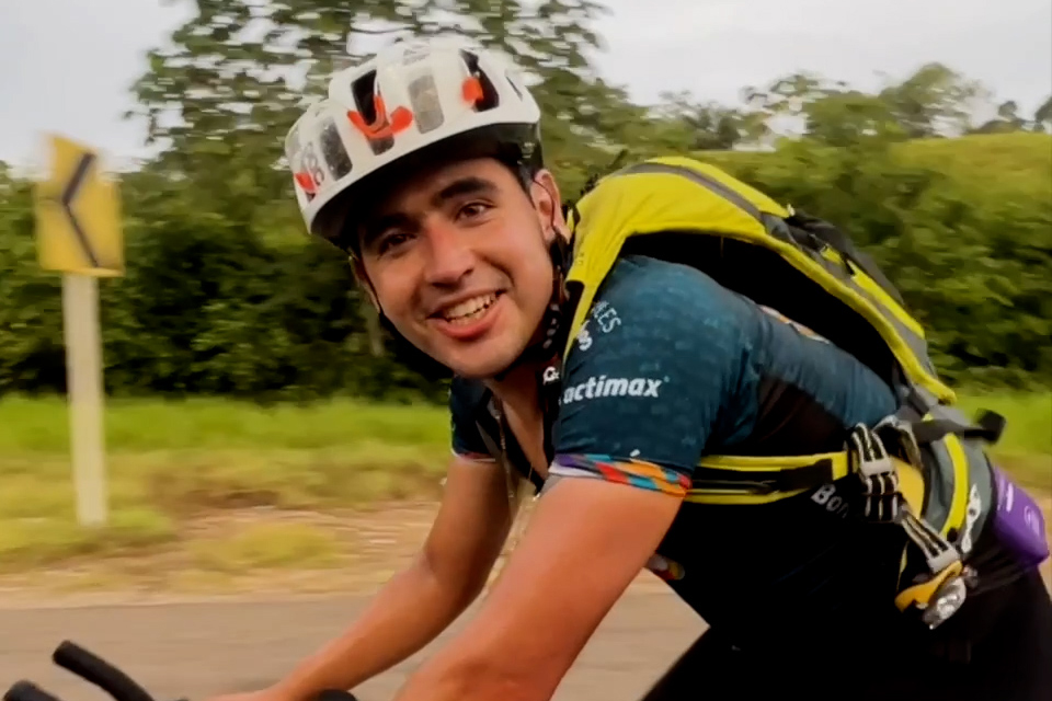 De Tenjo a Riohacha en bicicleta por una causa benéfica
