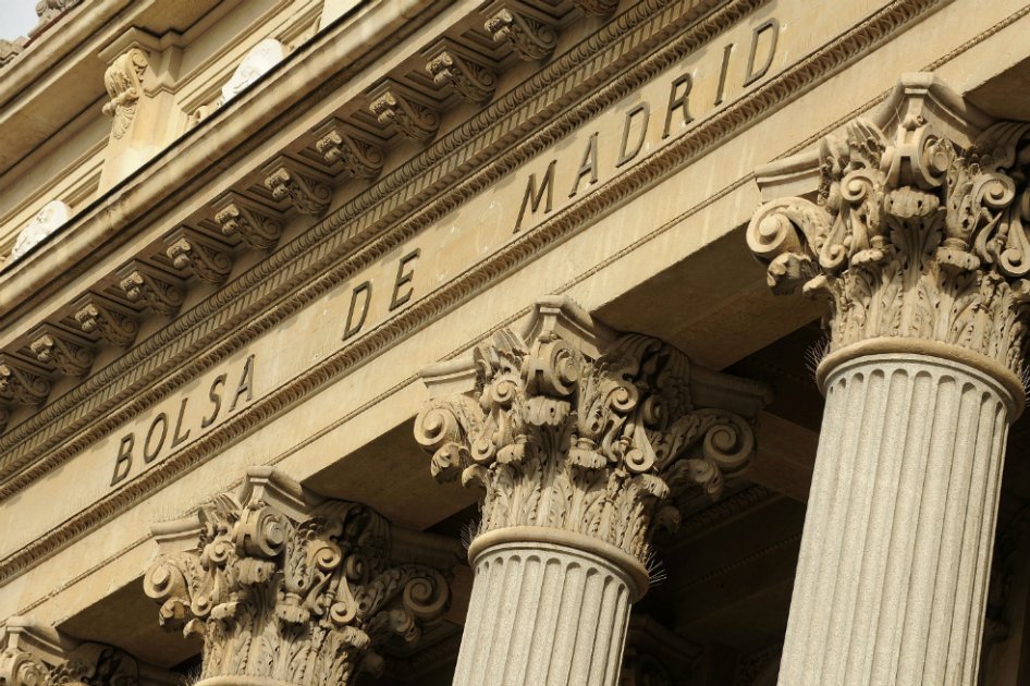 España buscaría inversores interesados en comprar sus bonos