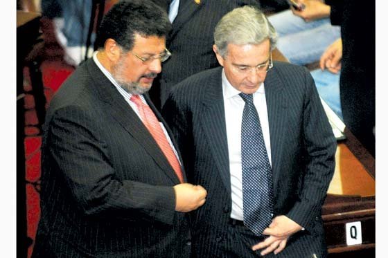 El abogado Jaime Granados junto al expresidente Uribe.