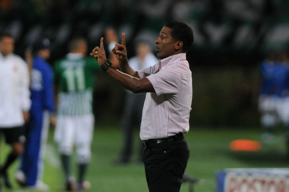 Y ahí sigue el maestro…