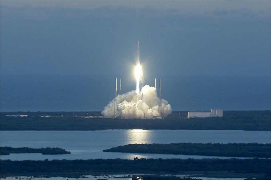 Spacex lanza satélite de observación para monitorear la actividad solar