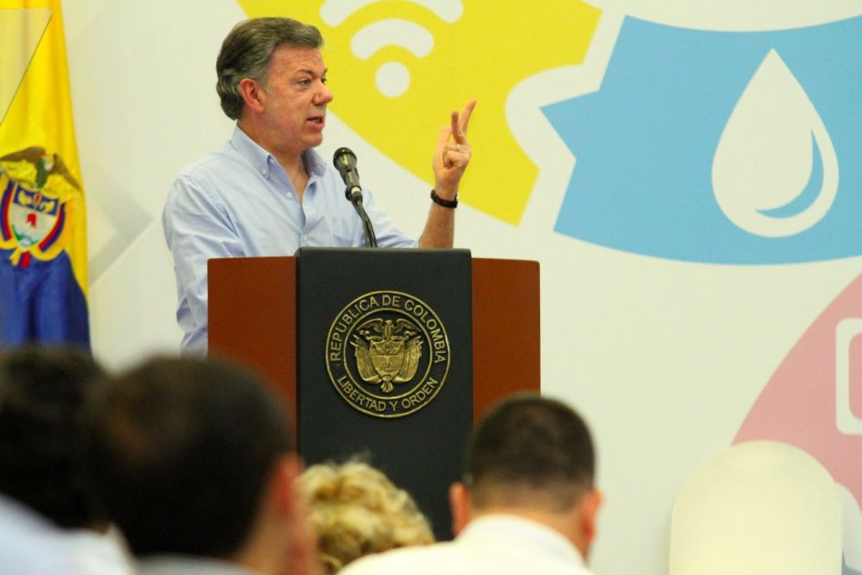 Santos, el impopular guerrerista de la paz