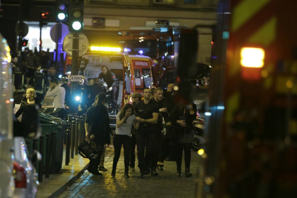 Al menos 40 muertos por los tiroteos y explosiones en París