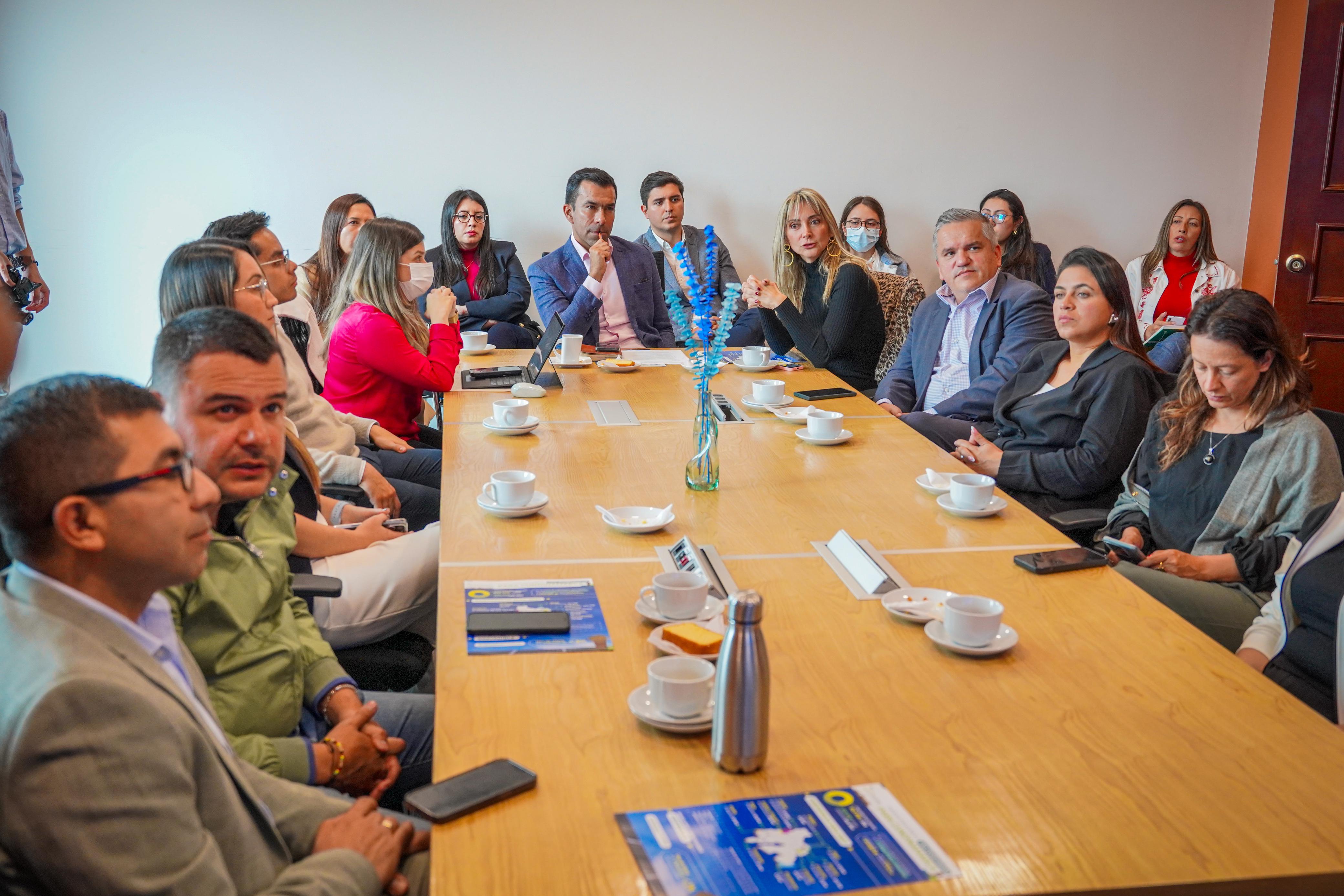 Cundinamarca avanza en desarrollo de energías renovables con mesa técnica